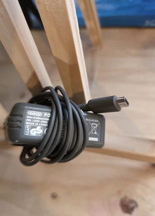 Chargeur officiel Nintendo – DS / DS Lite, marque: Nintendo, état: Bon état, 8,00 €, 9,10 € Protection acheteurs incluse