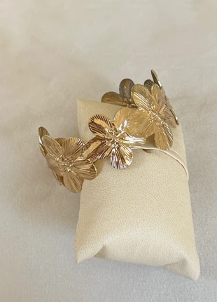Bracelet doré fleur, brand: Accessoires, condition: Very good, €5.00, €5.95 includes Buyer Protection