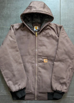 The 2025 Carhartt active reworked jacket in Maroon, marke: Carhartt, zustand: Neu, größe: XL, 99,00 €, 104,65 € beinhaltet Vinted-Käuferschutz Pro