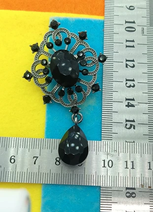 Broche, merk: Montre.fr, staat: Heel goed, € 5,00, € 5,95 inclusief Kopersbescherming Pro