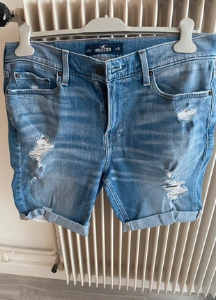 Short en jean destroy Hollister taille 42 (W32 en Amérique), brand: Hollister, condition: Very good, size: W32, €5.00, €5.95 includes Buyer Protection