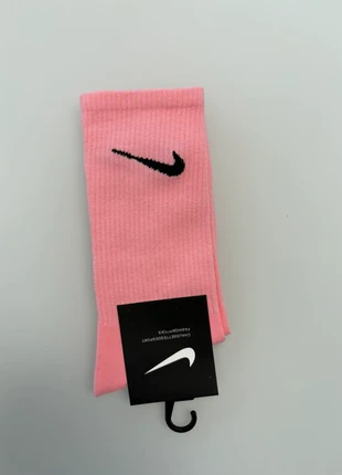 Calze Nike donna, brand: Nike, condizioni: Nuovo senza cartellino, taglia: Taglia unica, €5.00, €5.95 include la Protezione acquisti Pro