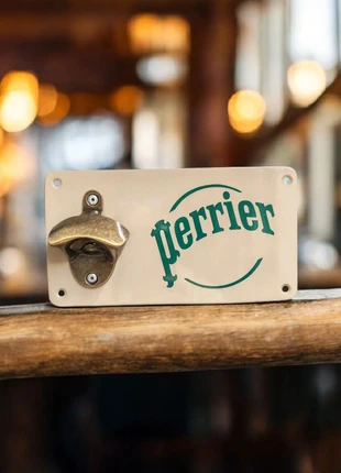 Décapsuleur mural d'inspiration Perrier, état: Neuf avec étiquette, 29,00 €, 31,15 € Protection acheteurs (Pro) incluse
