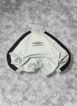 Pull Umbro vintage 90s gris big logo brodé central - M, marque: Umbro, état: Très bon état, taille: M, 49,90 €, 53,10 € Protection acheteurs incluse