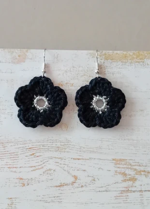 Boucles d'oreilles "fleurs noires", marke: Fait Main, zustand: Sehr gut, 3,00 €, 3,85 € inklusive Vinted-Käuferschutz