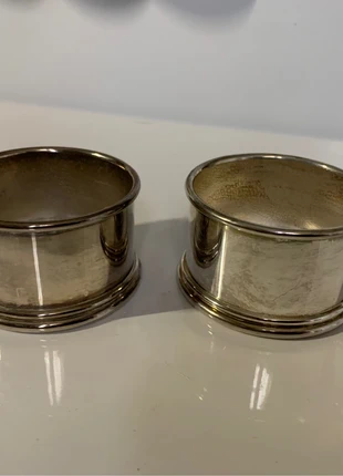 2 supports /coupes pour thé ou café en métal argenté, marque: Vintage, état: Très bon état, 10,00 €, 11,20 € Protection acheteurs incluse