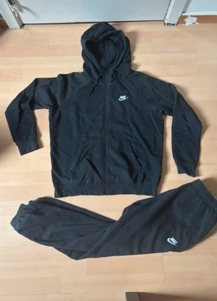 Ensemble de survêtement Nike noir, merk: Nike, staat: Heel goed, maat: M, € 39,99, € 42,69 inclusief Kopersbescherming