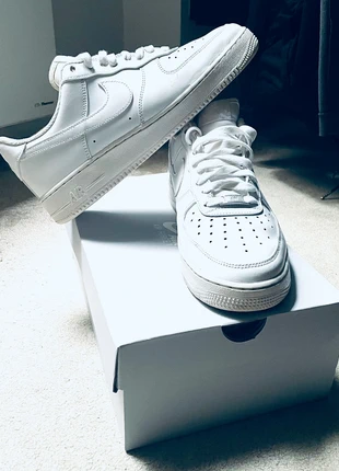 Nike Air Force 1 White, marque: Nike, état: Très bon état, taille: 42,5, 69,00 €, 73,15 € Protection acheteurs incluse