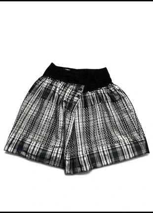 Jupe d’hiver Marithé François Girbaud – Taille 38 / M – Motifs graphiques – Made in Italy, marque: Marithé + François Girbaud, état: Très bon état, taille: M / 38 / 10, 54,00 €, 57,40 € Protection acheteurs incluse