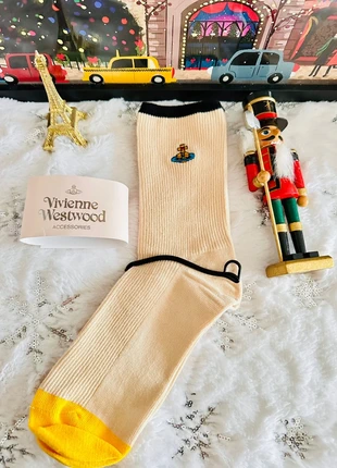 🧦 Chaussettes Vivienne Westwood 100% coton Beige crème & pointe jaune, brand: Vivienne Westwood, condition: Very good, size: One size, €12.00, €13.30 includes Buyer Protection Pro