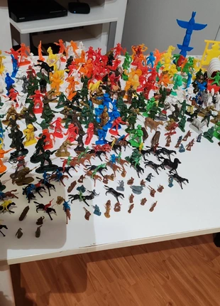 Grand lot d'environ 300 figurines vintage en plastique, condizioni: Buone, taglia: 3 anni / 98 cm, €16.00, €17.50 include la Protezione acquisti