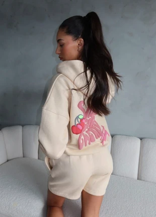 Nieuwe Priority Cherry Set Premium Quality Beige, marque: Sarvari, état: Neuf avec étiquette, taille: M / 38 / 10, 25,00 €, 26,95 € Protection acheteurs incluse