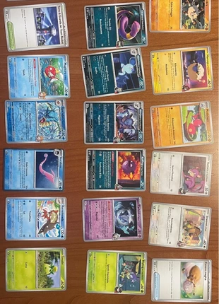 Pokémon-Lotto Rivali Predestinati ITA, marke: Pokémon, zustand: Sehr gut, 8,90 €, 10,05 € inklusive Vinted-Käuferschutz