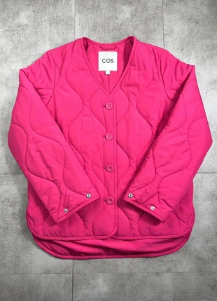 Veste matelassé COS rose fuchsia col V à bouton argenté 100% polyester taille XS, marke: COS, zustand: Neu, größe: XS / 34 / 6, 75,00 €, 79,45 € inklusive Vinted-Käuferschutz
