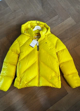 Warme donsjack Tommy Hilfiger S, merk: Tommy Hilfiger, staat: Heel goed, maat: S / 36 / 8, € 59,00, € 62,65 inclusief Kopersbescherming Pro