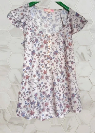 Camiseta de flores, marca: Boutique Parisienne, estado: Muito bom, tamanho: S / 36 / 8, €12.00, €13.30 inclui Proteção do Comprador