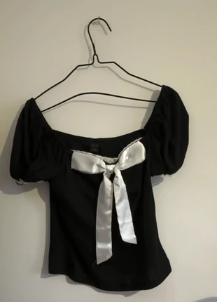 Tee shirt nœud et dentelle, marke: Romwe, zustand: Gut, größe: S / 36 / 8, 4,00 €, 4,90 € inklusive Vinted-Käuferschutz