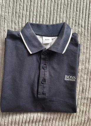Polo Hugo boss en très bon état taille 10 ans polo 70, merk: Hugo Boss, staat: Heel goed, maat: 10 jaar / 140 cm, € 4,00, € 4,90 inclusief Kopersbescherming