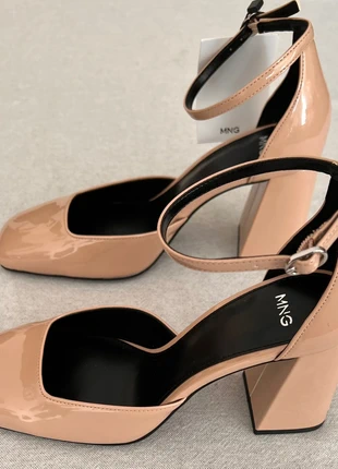Mango Nude Patent Block Heels, marque: Mango, état: Neuf avec étiquette, taille: 37, 33,00 €, 35,35 € Protection acheteurs incluse