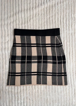 Jupe épaisse d’hiver à carreaux noir et beige, marca: Boutique Parisienne, estado: Muito bom, tamanho: XS / 34 / 6, €6.00, €7.00 inclui Proteção do Comprador
