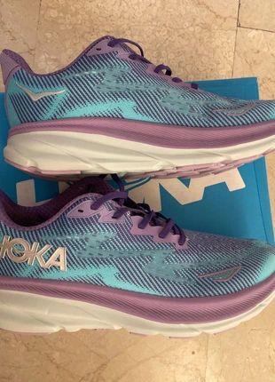 Hoka Clifton 9, brand: Hoka One One, condizioni: Nuovo senza cartellino, taglia: 45,5, €70.00, €74.20 include la Protezione acquisti
