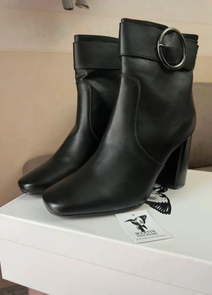 Stivaletti neri nuovi, brand: Martin Pescatore, condizioni: Nuovo con cartellino, taglia: 39, €15.00, €16.45 include la Protezione acquisti