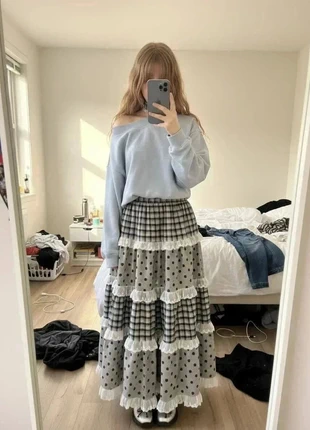 jupe longue patchwork noir et blanc à volants et dentelle #095, marque: Patchwork d'Ombre, état: Très bon état, taille: M / 38 / 10, 49,99 €, 53,19 € Protection acheteurs incluse