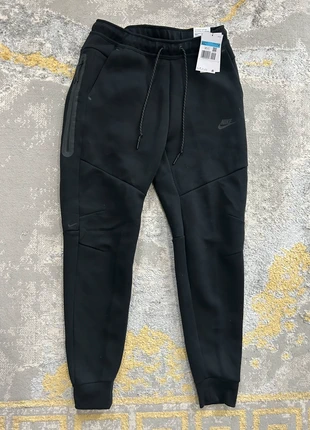 Bas Nike Tech Taille M / Prix négociable a 85€ ou RIEN, brand: Nike, condition: Very good, size: M, €90.00, €95.20 includes Buyer Protection