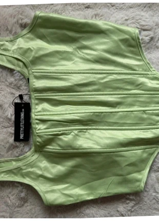Body corset satin vert citron PrettyLittleThing – neuf avec étiquette – Taille 40, merk: PrettyLittleThing, staat: Nieuw met prijskaartje, maat: L / 40 / 12, € 10,00, € 11,20 inclusief Kopersbescherming Pro