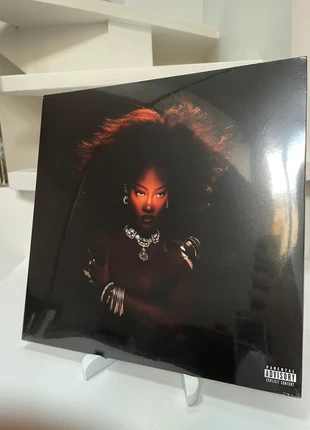 Tems - Born In The Wild, condition: Very good, €159.99, €168.69 includes Buyer Protection