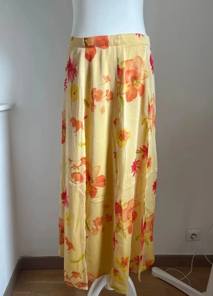 Jupe femme longue jaune à fleur un jour ailleurs en très bon état taille 44/XXL, brand: Un Jour Ailleurs, condition: Very good, size: XXL / 44 / 16, €10.00, €11.20 includes Buyer Protection