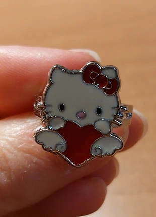Anello Hello Kitty, marke: Hello Kitty, zustand: Sehr gut, größe: 56.9 mm / 18.1 mm Ø, 3,00 €, 3,85 € inklusive Vinted-Käuferschutz