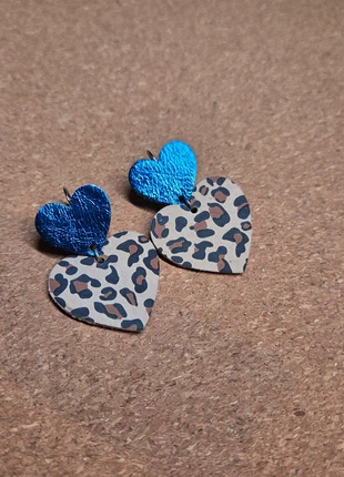 Boucles d'oreilles en cuir recyclé double cœur, marke: Fait Main, zustand: Neu, mit Etikett, 7,00 €, 8,05 € inklusive Vinted-Käuferschutz