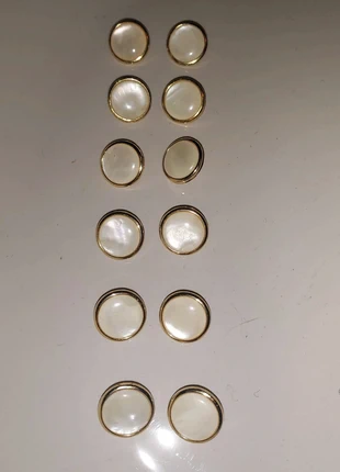 Boutons blanc avec bord doré, marque: Buttons, état: Neuf sans étiquette, 3,00 €, 3,85 € Protection acheteurs incluse
