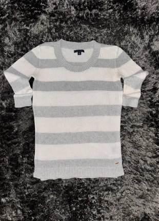 Pull Tommy Hilfiger XS, marque: Tommy Hilfiger, état: Bon état, taille: XS / 34 / 6, 21,00 €, 22,75 € Protection acheteurs incluse