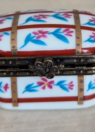 Pilulier, boite porcelaine - Joli décor floral - Collection, brand: Collection, condition: Very good, €5.00, €5.95 includes Buyer Protection