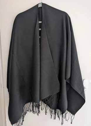 Poncho châle noire pour femme, brand: Shein, condizioni: Nuovo con cartellino, taglia: Taglia unica, €10.00, €11.20 include la Protezione acquisti