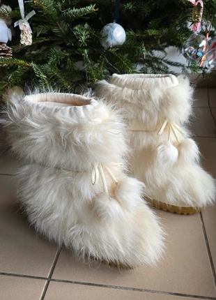 Après-ski guess fourrure pointure 33, marque: GUESS, état: Très bon état, taille: 33, 40,00 €, 42,70 € Protection acheteurs incluse