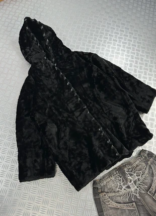 Vintage 00's fur jacket with hood old money avandgarde, marque: Vintage Dressing, état: Très bon état, taille: XL / 42 / 14, 69,90 €, 74,10 € Protection acheteurs incluse