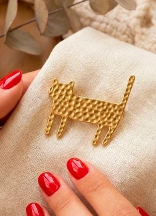 Golden Wild Cat Brooch – Bold, Artistic & Timeless, marque: Fran & Fran, état: Neuf sans étiquette, 30,00 €, 32,20 € Protection acheteurs incluse