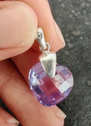 Pendentif cœur pierre violette, marque: Fantaisie, état: Très bon état, 4,00 €, 4,90 € Protection acheteurs incluse