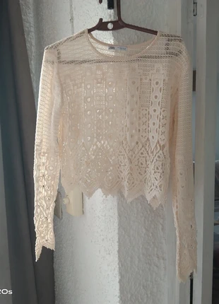 Petit pull Zara dentelle coton crème taille S, marque: Zara, état: Neuf sans étiquette, taille: S / 36 / 8, 15,00 €, 16,45 € Protection acheteurs incluse