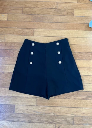 short noir medaille, brand: Kiabi, condition: New without tags, size: XS / 34 / 6, €5.50, €6.48 includes Buyer Protection