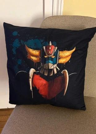 Housse de coussin Goldorak, marque: Goldorak, état: Très bon état, taille: 45 x 45 cm, 8,00 €, 9,10 € Protection acheteurs (Pro) incluse