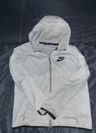 Veste Nike tech grise, marca: Nike, estado: Muy bueno, tamaño: XS, 15,00 €, 16,45 € Protección al comprador incluida
