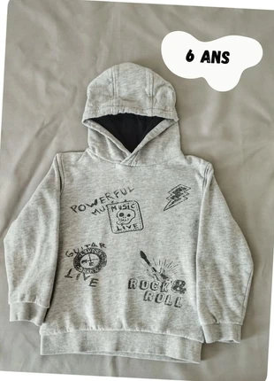 Kiabi - Sweat à capuche gris - 5/6 ans / 110-116 cm - Très bon état, marque: Kiabi, état: Très bon état, taille: 6 ans / 116 cm, 4,00 €, 4,90 € Protection acheteurs incluse