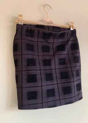 Minigonna a vita alta nera a quadri tono su tono - Select - Taglia S / IT 40 / EU 36, merk: Select, staat: Heel goed, maat: S / 36 / 8, € 5,00, € 5,95 inclusief Kopersbescherming