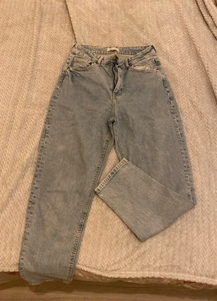 jean droit bleu, marque: H&M, état: Très bon état, taille: M / 38 / 10, 2,50 €, 3,33 € Protection acheteurs incluse