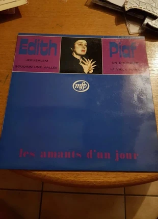 Vinyl 33t Edith Piaf les amants d'un jour, état: Très bon état, 6,99 €, 8,04 € Protection acheteurs incluse