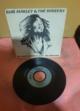 Vinilo Bob Marley & The Wailers - Is This Love / Easy Skanking, état: Bon état, 5,00 €, 5,95 € Protection acheteurs incluse